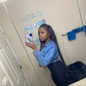 Meet your Posher, Nia